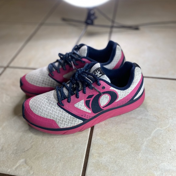 Pearl Izumi Project Emotion Road M2 Level 2 Women's Running Shoes Pink White - Picture 2 of 11